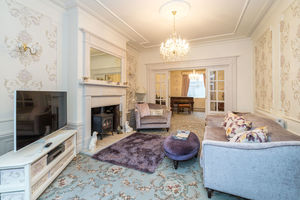 Lounge- click for photo gallery